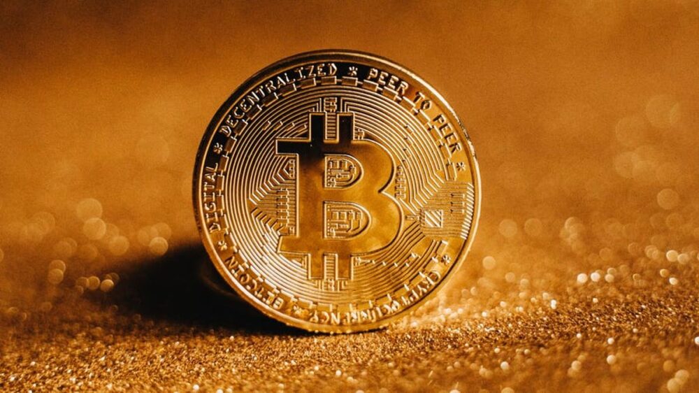 بیت کوین در آستانه ثبت رکورد تاریخی، جهش به مرز ۹۹ هزار دلار