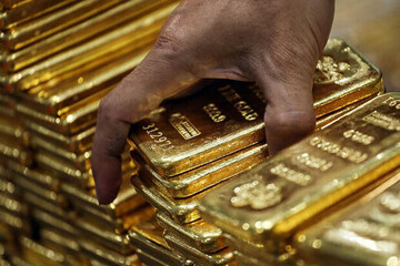 قیمت جهانی طلا در پایین‌ترین سطح در یک ماه اخیر قرار گرفت