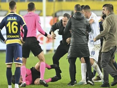 عامل حمله به داور در لیگ فوتبال ترکیه به صورت مادام العمر محروم شد