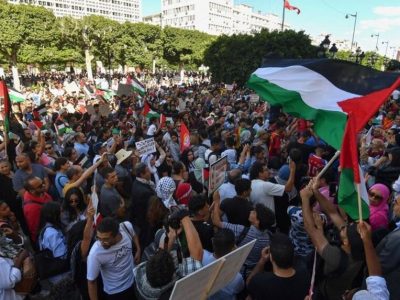 تظاهرات گسترده مقابل سفارت آمریکا در تونس در حمایت از غزه