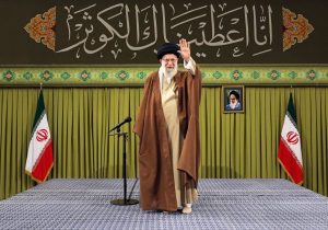رهبر انقلاب: هرکس با انتخابات مخالفت کند با جمهوری اسلامی مخالفت کرده است