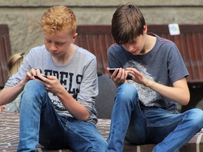 افزایش سن مجاز استفاده از شبکه‌های اجتماعی در انگلیس