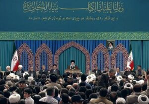 شرکت‌کنندگان در مسابقات بین‌المللی قرآن کریم با رهبر انقلاب دیدار کردند