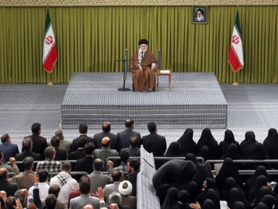 حضرت آیت الله خامنه‌ای: آموزش و پرورش یک نهاد حکومتی است