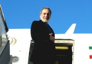 وزیر امور خارجه عازم مسقط شد