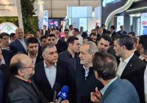 بازدید رئیس‌جمهور از بیست‌ونهمین نمایشگاه صنعت نفت