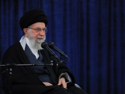 آغاز مراسم اولین سالگرد شهدای خدمت با حضور حضرت آیت الله خامنه‌ای