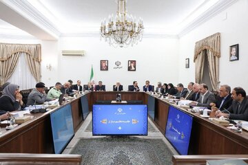 عارف:برای انجام وظیفه بهتر باید از گذشته درس بگیریم/ضرورت توجه بیشتر به ابعاد شخصیتی امام