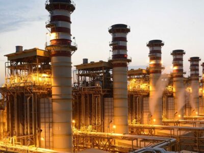 نیروهای صنعت برق بدون وقفه در حال خدمت رسانی هستند