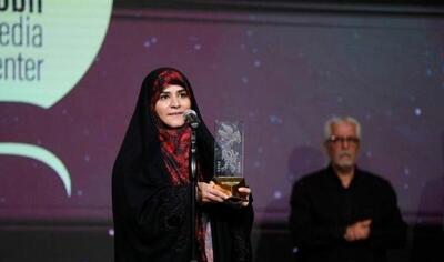 احمدرضا درویش، دو تندیس سینمایی خود را به سحر امامی اهدا کرد