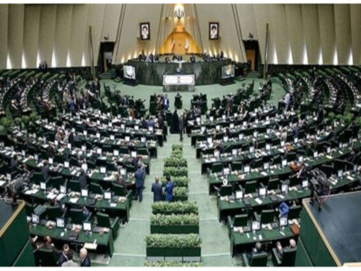 وزیر ارشاد از مجلس کارت زرد گرفت