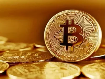 بیت‌کوین قرمز ماند