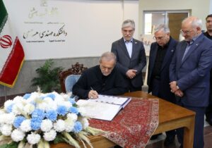 پزشکیان: تنها جرم دانشمندان شهید این بود که می‌خواستند ایران را به قله‌های پیشرفت برسانند