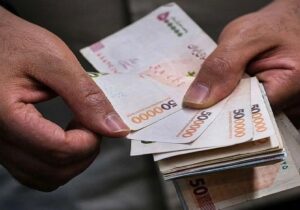 مهاجرانی: یارانه دهک‌های یک، دو و سه واریز شد