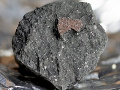 بقایای شهاب سنگ حاوی آب در قسمت دورافتاده ماه کشف شد