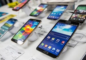 کاهش نسبی قیمت تلفن همراه پس از ترخیص کالاهای دپو شده