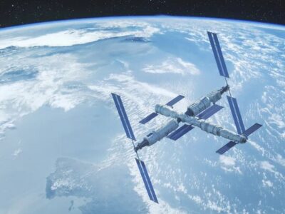 چین فضانورد پاکستانی را به فضا می برد