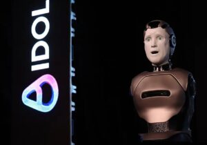 ربات انسان‌نمای روسی در نخستین نمایش از کار افتاد