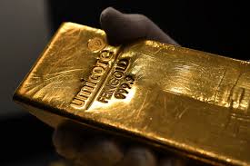 سیگنال ترامپ بازار ایران را لرزاند؛ دلار و طلا عقب نشستند