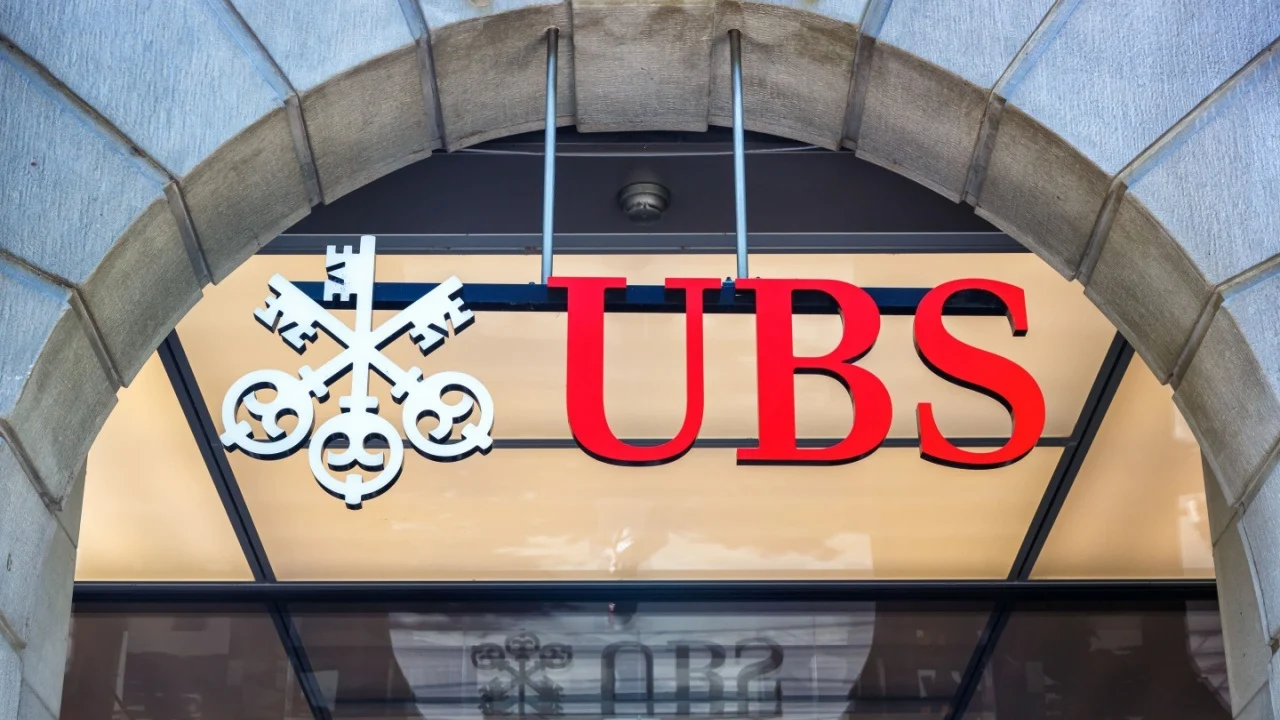 طلا ۵۰۰۰ دلاری می شود؟ تحلیل UBS بازار را تکان داد!