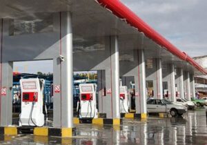 روزانه حدود ۵۳ میلیون لیتر بنزین با کارت جایگاه‌ها توزیع می‌شود