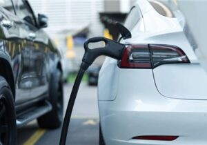 وزارت صمت: ۲۲ هزار خودروی پاک وارد کردیم؛ دیوان محاسبات: بند «ت» بودجه اجرا نشد