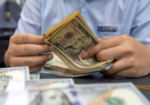 دلار توافقی امروز سه شنبه ۱۱ آذر جهش کرد یا افت؟