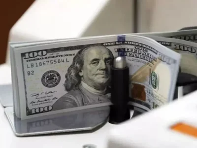 قیمت دلار آزاد و ارز امروز دوشنبه ۱۵ دی ۱۴۰۴ در بازار ایران